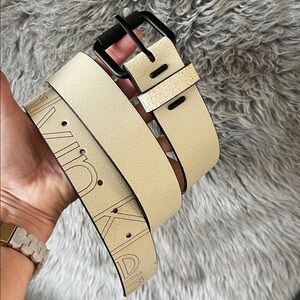 UNISEX CALVIN KLEIN Cream Leather Belt | S: 40 | Matte Black Hardware | Like New